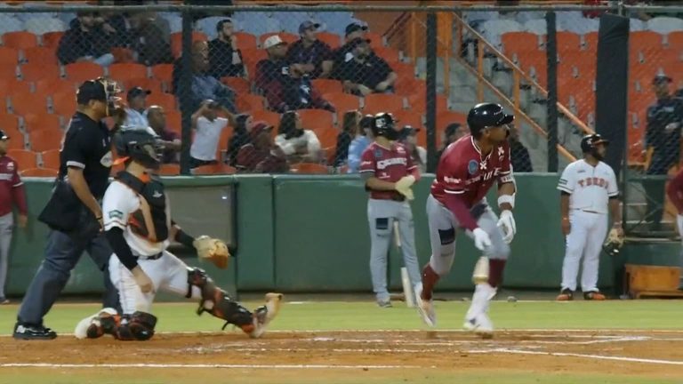 Jonron-de-dos-carreras-de-Johan-Rojas-28122025