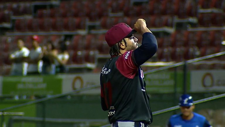 Victor-Lopez-salva-el-partido-24122025