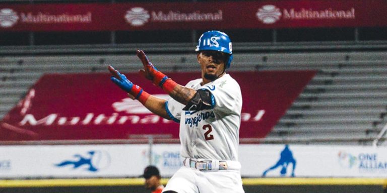 noticia-mlb-Cangrejeros-superan-a-Leones-para-hilar-quinta-vic