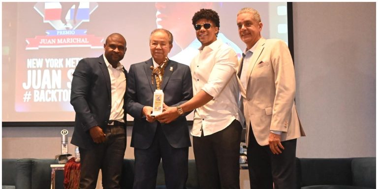 noticia-mlb-Juan-Soto-recibe-el-Premio-Juan-Marichal-en-emotiv