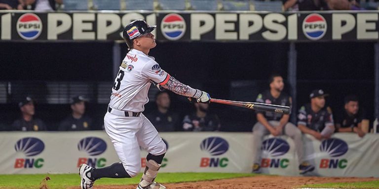 noticia-mlb-Torrealba-Tejeda-guian-a-guilas-sobre-Leones-en-V