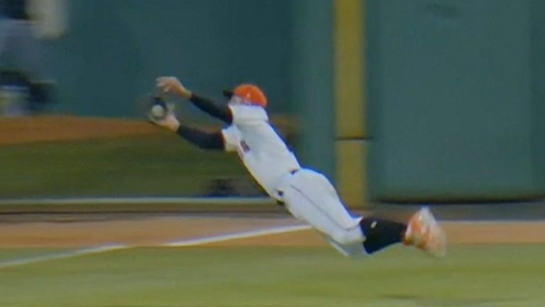 Celestino-luce-en-la-defensa-31122025