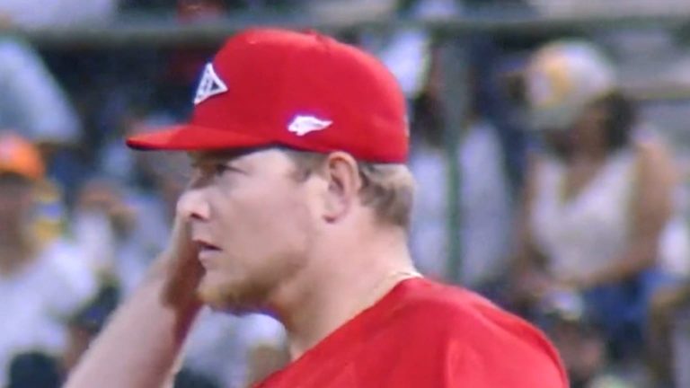 Derek-West-limita-danos-de-la-5ta-y-gana-el-Juego-