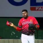 Hector-Neris-abanica-a-tres-en-fila-en-el-7mo-110