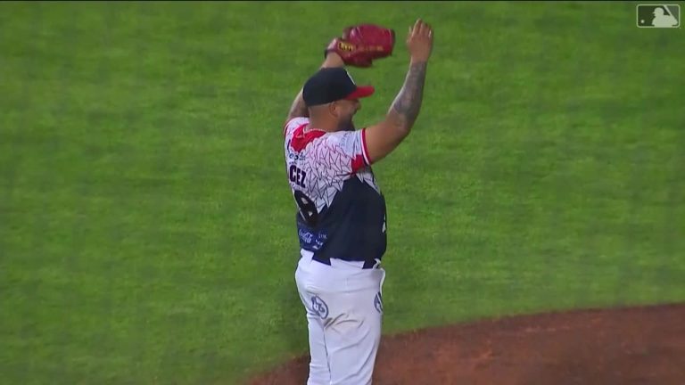 Jake-Sanchez-rompe-record-de-juegos-salvados-3112