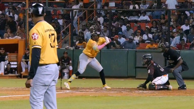 Las-Aguilas-anotan-dos-en-la-6ta-entrada-200120