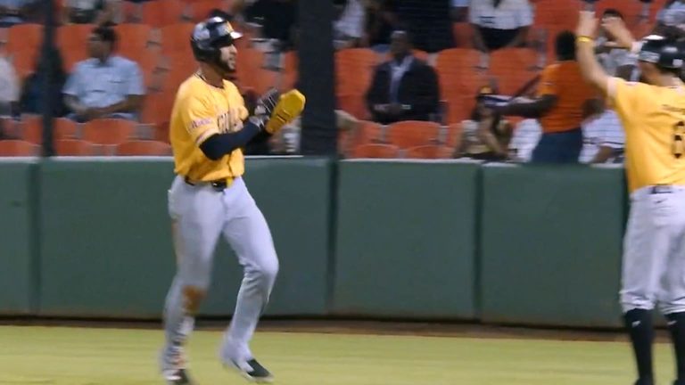 Las-Aguilas-anotan-tres-en-la-3ra-entrada-200120