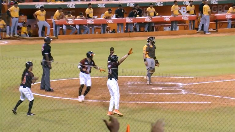 Sergio-Alcantara-empata-el-partido-en-la-4ta-2001