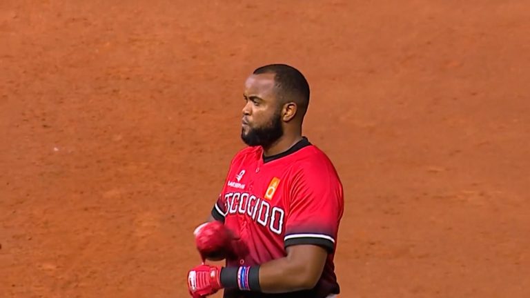 Socrates-Brito-es-out-en-intento-de-robo-en-el-3ro