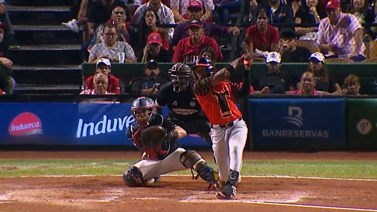 Toros-dominan-tercer-juego-vs