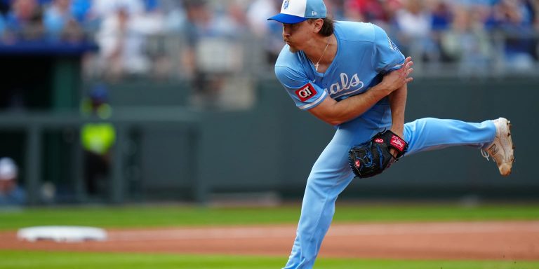 noticia-mlb-Cachorros-refuerzan-su-bullpen-con-el-derecho-Hunt-1