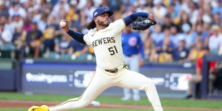 noticia-mlb-Cerveceros-seguirian-recibiendo-ofertas-de-cambio-