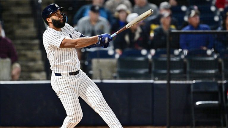 Amed-Rosario-pega-su-primer-jonron-de-la-primavera