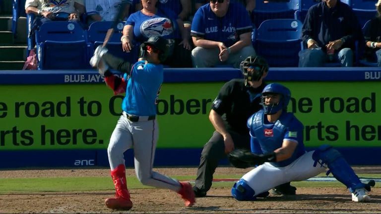 Chase-Jaworsky-pega-un-triple-que-vacia-las-bases-