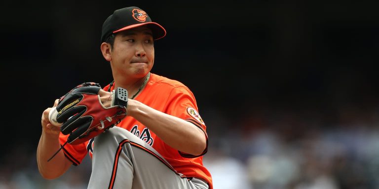 noticia-mlb-Los-Rockies-anaden-al-veterano-derecho-Sugano-a-la