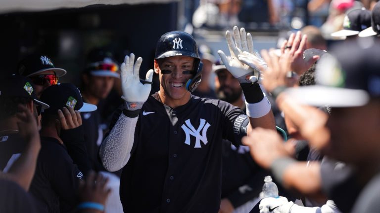 Aaron-Judge-suelta-jonron-solitario-en-el-5to-220