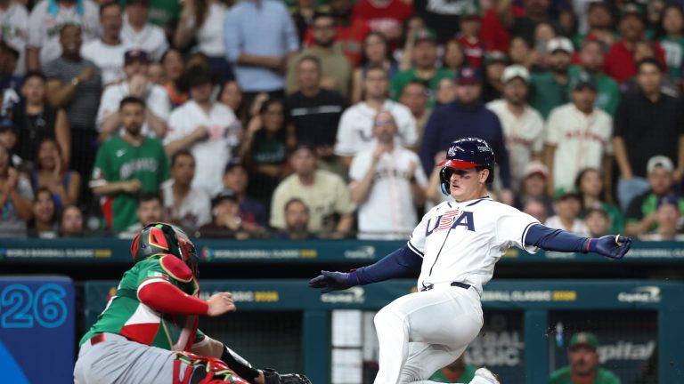 Defensa-de-Mexico-retira-a-Anthony-en-la-goma-090