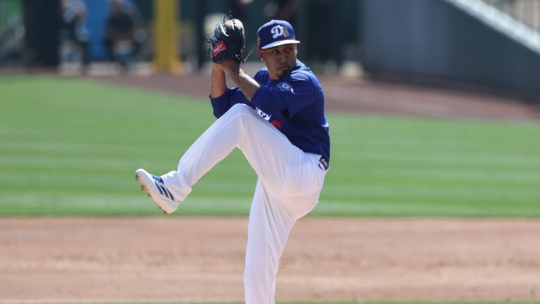 Edwin-Diaz-poncha-a-Kevin-Alcantara-en-el-3ro-280