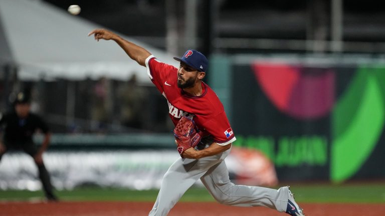 Hernandez-termina-la-amenaza-en-la-7ma-entrada-07