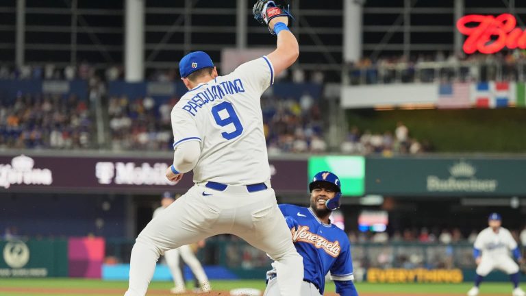 Jakob-Marsee-retira-a-Maikel-Garcia-en-doble-play-