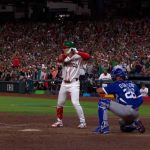 Joey-Meneses-anota-en-un-roletazo-de-Alek-Thomas-