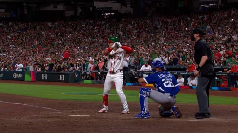 Joey-Meneses-anota-en-un-roletazo-de-Alek-Thomas-