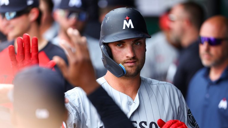 Matt-Wallner-pega-jonron-solitario-en-la-2da-3003