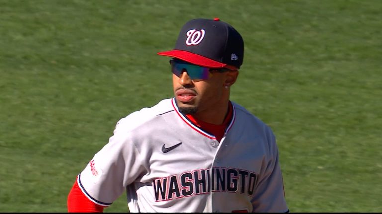 Nasim-Nunez-realiza-acrobatica-jugada-en-el-7mo-2