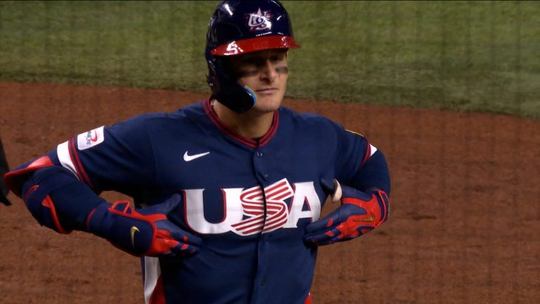 Roman-Anthony-la-bota-por-el-jardin-central-15032-1