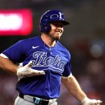 Teel-prende-la-pizarra-con-HR-en-la-2da-entrada-1