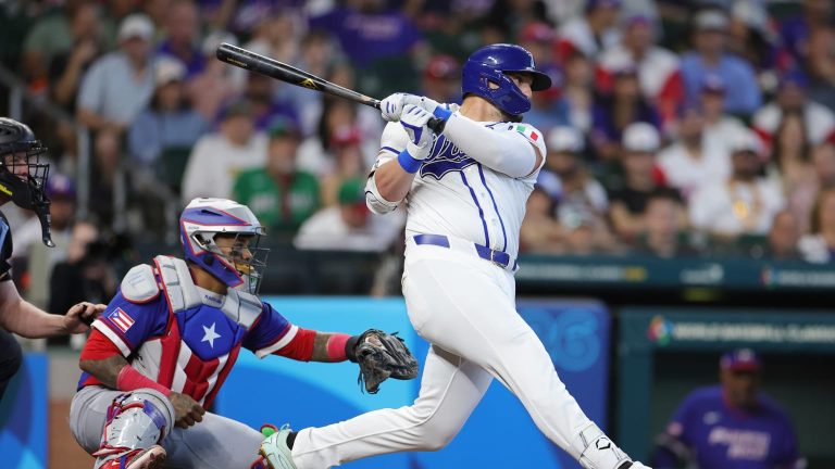 Vinnie-Pasquantino-empuja-con-sencillo-en-el-1ro-