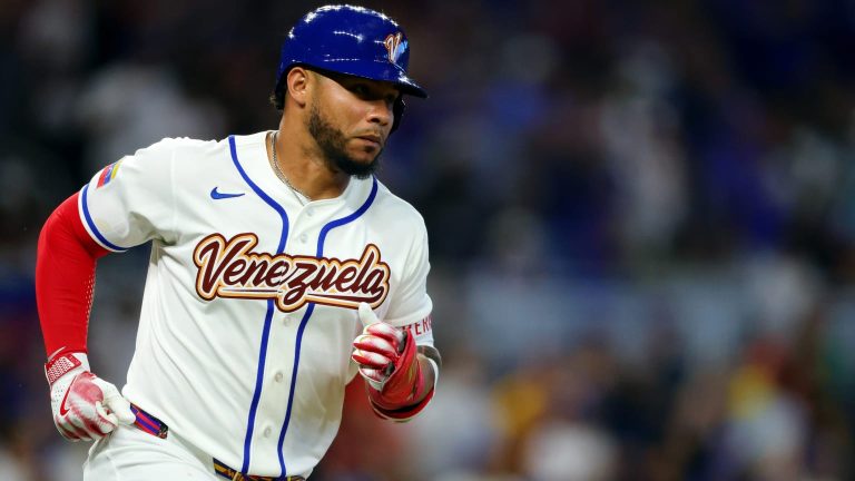 Willson-Contreras-pega-un-sencillo-de-2-carreras-