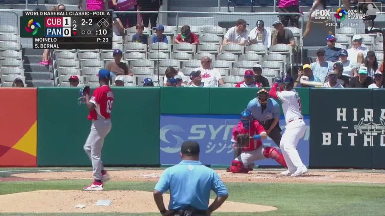 Yoan-Moncada-hace-un-tiro-a-mano-limpia-06032026