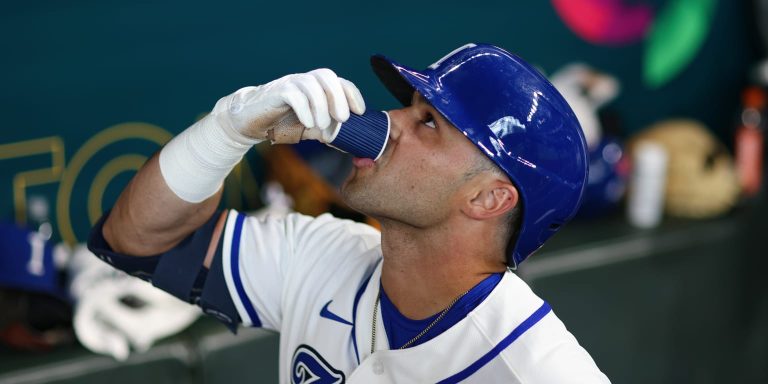 noticia-mlb-Buena-vibra-celebraciones-con-cafe-y-mucho-trueno