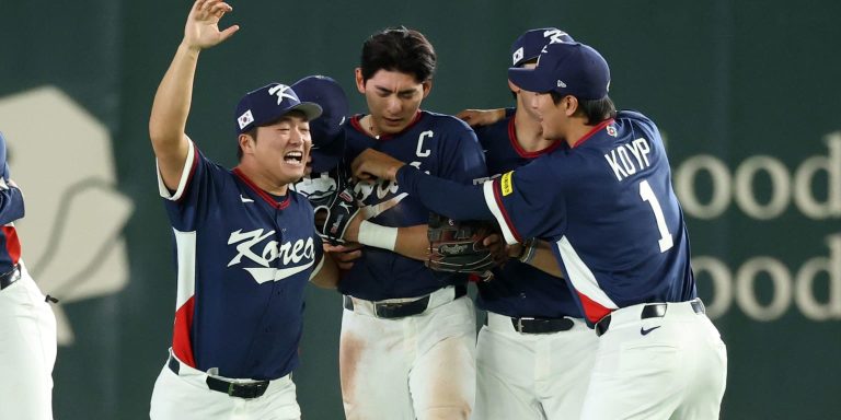 noticia-mlb-Corea-gana-con-justo-las-carreras-necesarias-para-