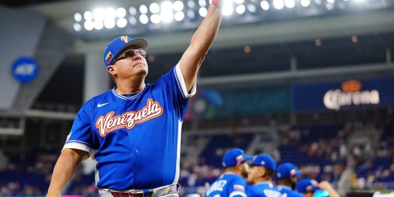 noticia-mlb-El-arquitecto-de-la-gloria-Omar-Lopez-regresa-a-A