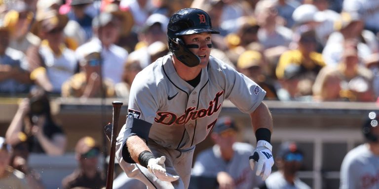 noticia-mlb-McGonigle-hace-historia-con-4-hits-en-su-debut-en-