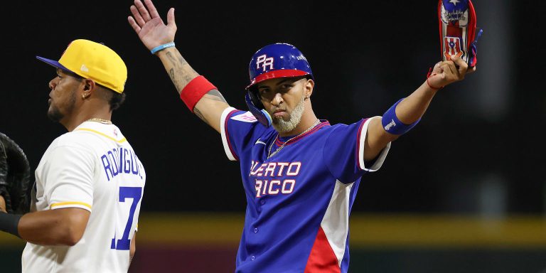 noticia-mlb-Puerto-Rico-estalla-en-la-quinta-y-blanquea-a-Colo