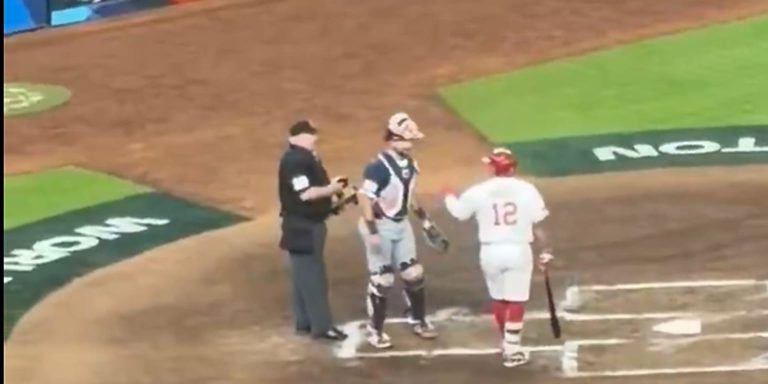 noticia-mlb-Raleigh-repite-gesto-y-rechaza-saludo-de-un-compan