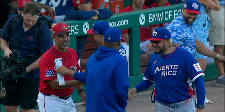 noticia-mlb-Rodeado-de-leyendas-Puerto-Rico-llega-al-Clasico-1-1