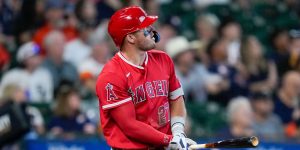 noticia-mlb-Trout-HR-y-Soriano-7-Ks-impulsan-a-los-Angelin