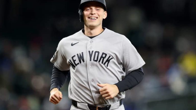 Ben-Rice-la-bota-por-el-jardin-central-izquierdo-