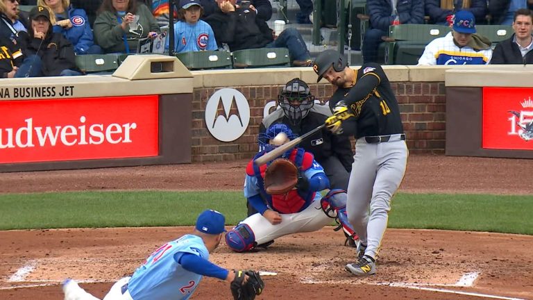 Bryan-Reynolds-produce-dos-con-jonron-en-el-7mo-1