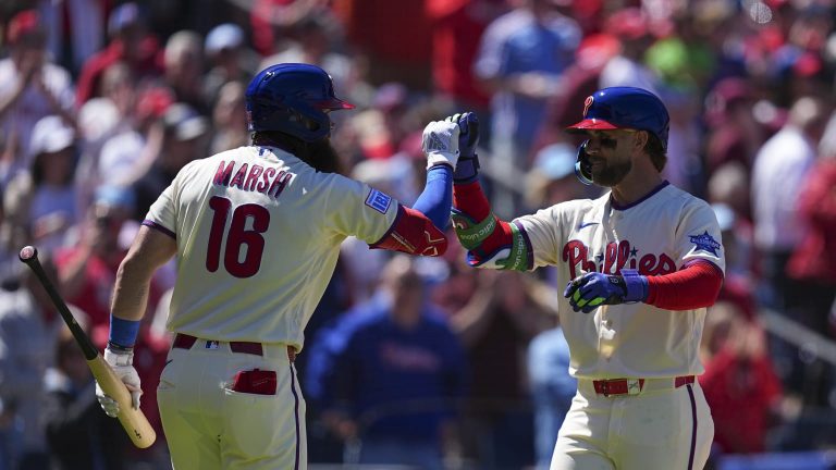 Bryce-Harper-pega-HR-solitario-en-la-3ra-11042026