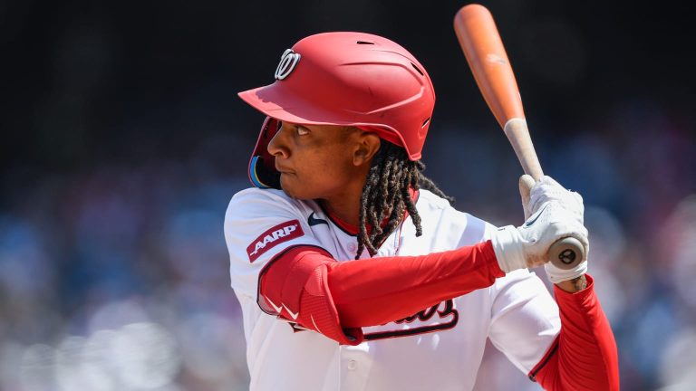 CJ-Abrams-batea-jonron-de-tres-carreras-en-el-1ro-