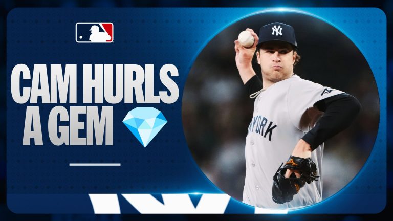 Cam-Schlittler-poncha-a-7-en-su-apertura-en-blanco