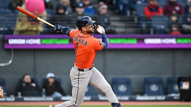 Carlos-Correa-batea-un-sencillo-de-2-carreras-200