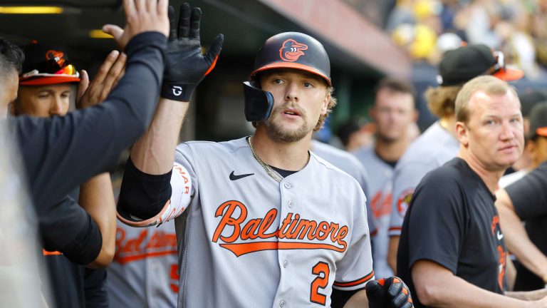 Gunnar-Henderson-la-bota-en-la-9na-entrada-030420