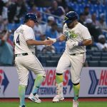 Jonathan-Aranda-pega-su-segundo-jonron-del-juego-