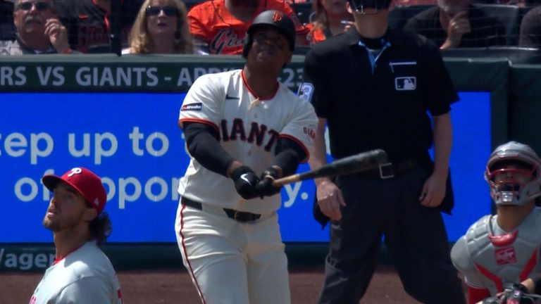 Jonron-de-tres-carreras-de-Rafael-Devers-2-080420